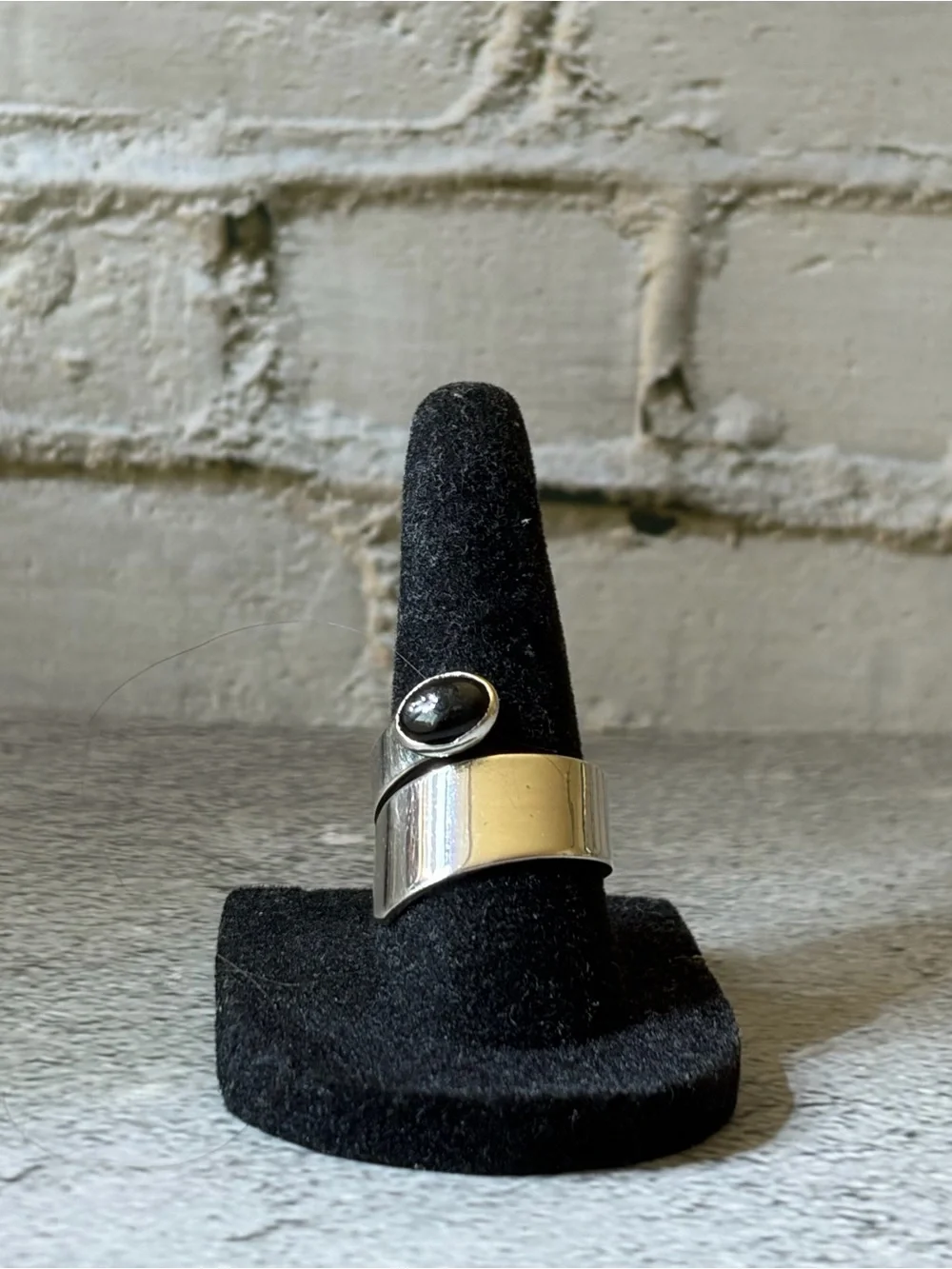 Sterling Silver 925 Modernist Bypass Ring Black Onyx Style Cabochon Size 6